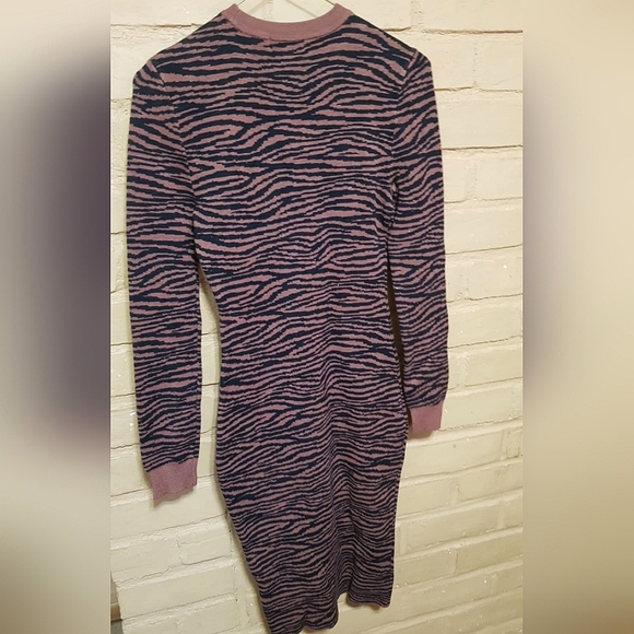 NWOT Express x Negin Mirsalehi Zebra Print Crewneck Fitted Midi Sweater … - Picture 7 of 8